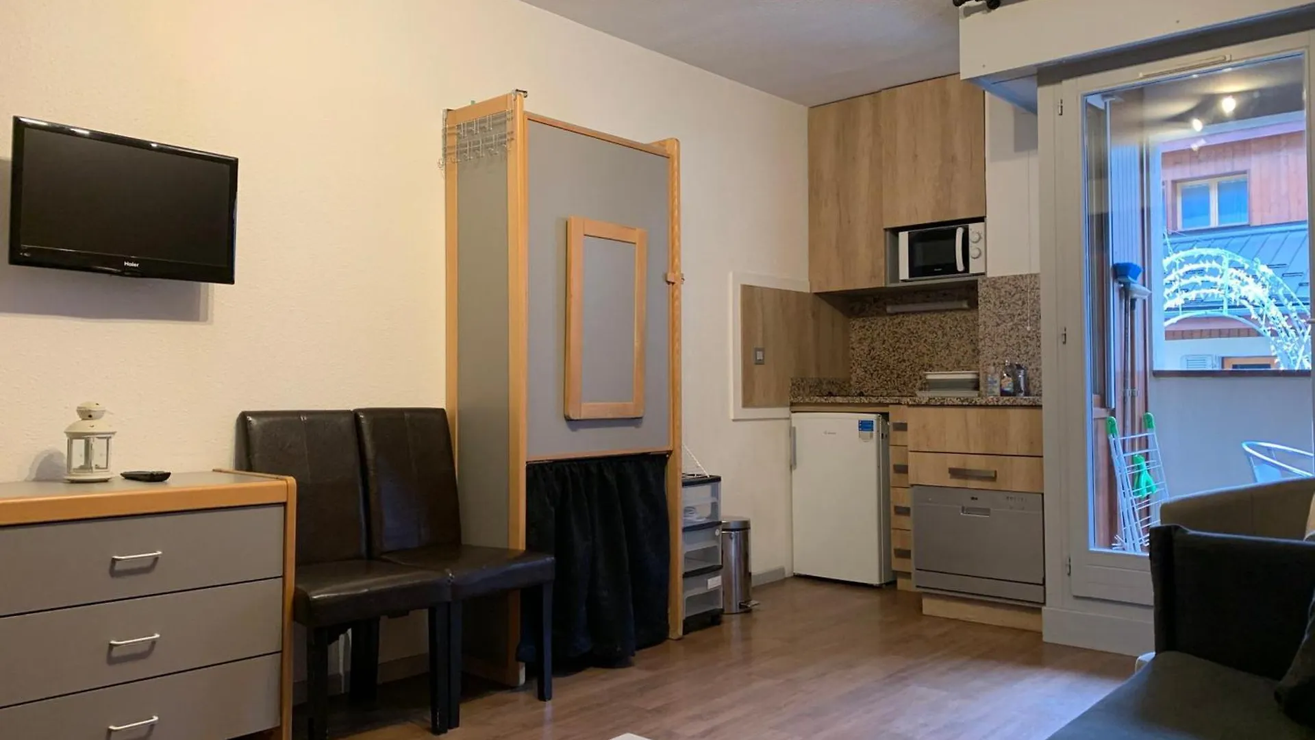 Studio 4 Pers Avec Balcon Et Wifi Au Centre De Brides-Les-Bains, Proche Thermes Et Remontees Mecaniques - Fr-1-512-278 Apartment Brides-les-Bains