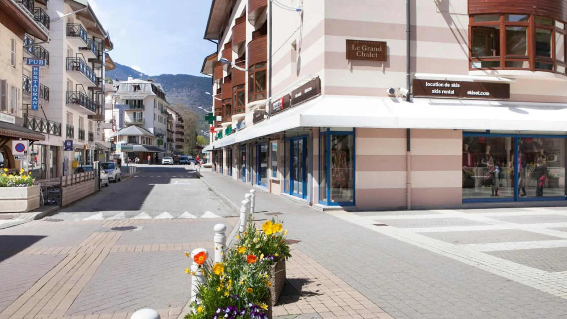 Studio 4 Pers Avec Balcon Et Wifi Au Centre De Brides-Les-Bains, Proche Thermes Et Remontees Mecaniques - Fr-1-512-278 France