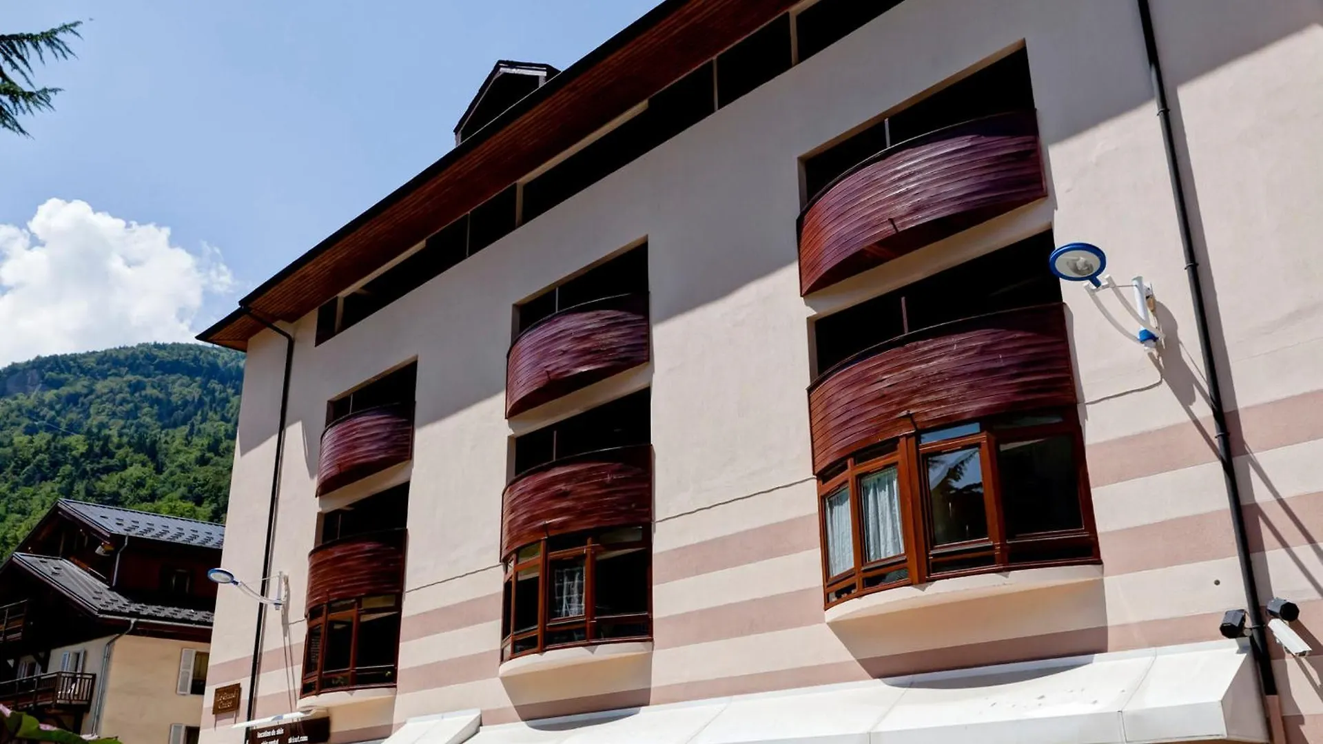 Apartment Studio 4 Pers Avec Balcon Et Wifi Au Centre De Brides-Les-Bains, Proche Thermes Et Remontees Mecaniques - Fr-1-512-278