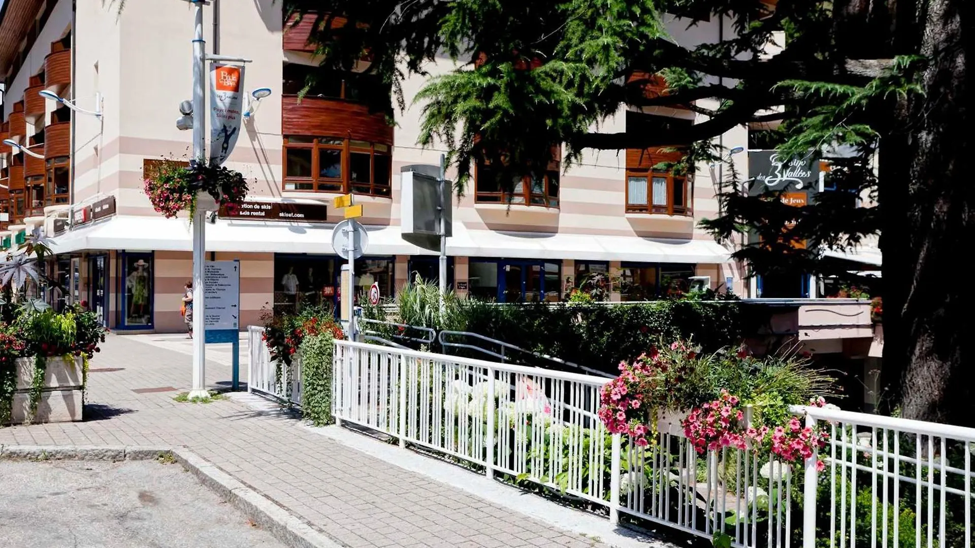 Studio 4 Pers Avec Balcon Et Wifi Au Centre De Brides-Les-Bains, Proche Thermes Et Remontees Mecaniques - Fr-1-512-278